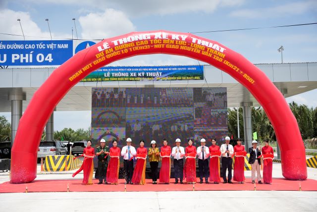 Gần 20 km đường cao tốc Bến Lức - Long Thành đoạn phía Tây sắp đưa vào khai thác