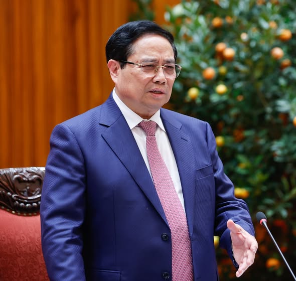 Dứt khoát không để thiếu xăng dầu trong mọi trường hợp; xem xét bố trí ngân sách để hỗ trợ bình ổn giá