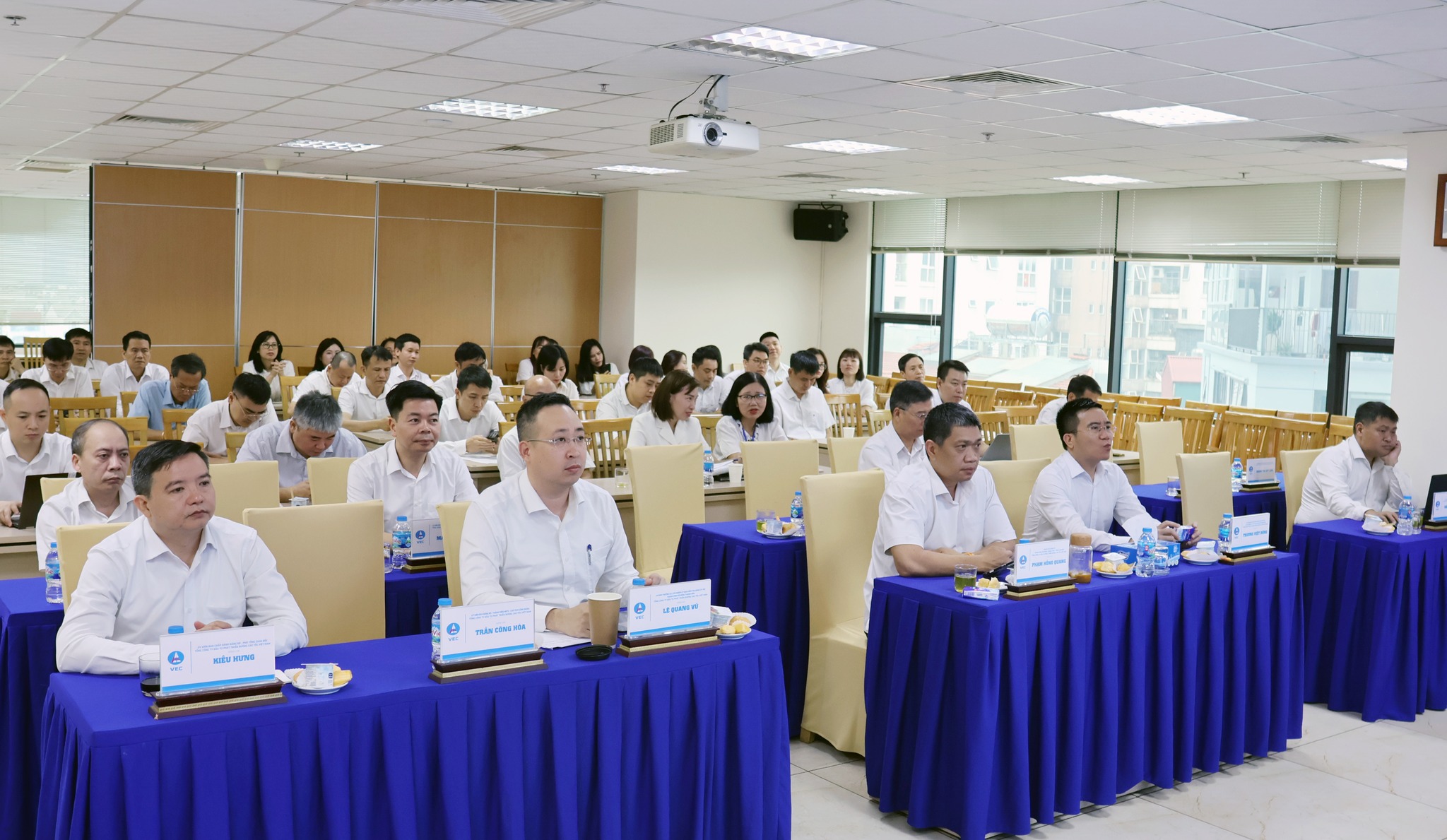 Đảng ủy VEC tham dự Hội nghị toàn quốc quán triệt Nghị quyết Trung ương 2 khóa XIV